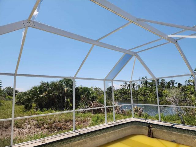 Pool cage