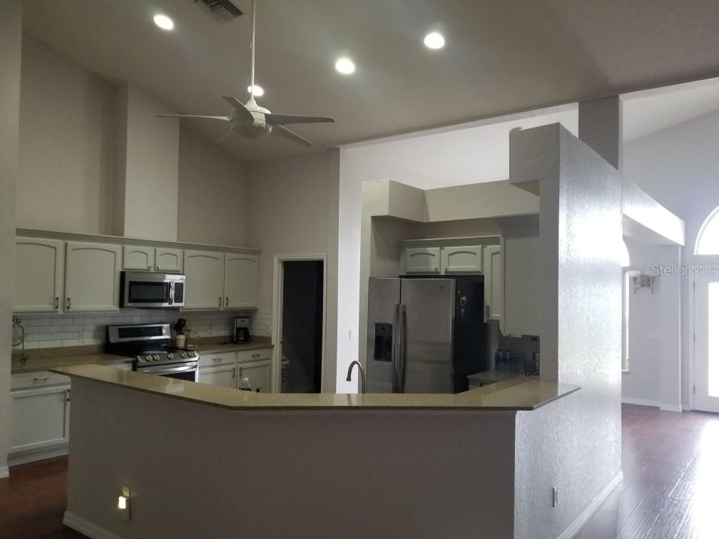 KITCHEN ISLAND VIEW