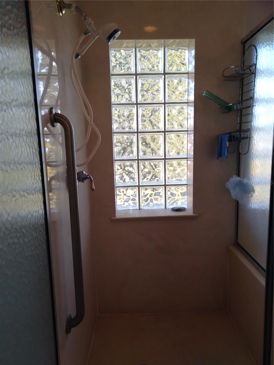 MASTER BATH W WALK IN SHOWER