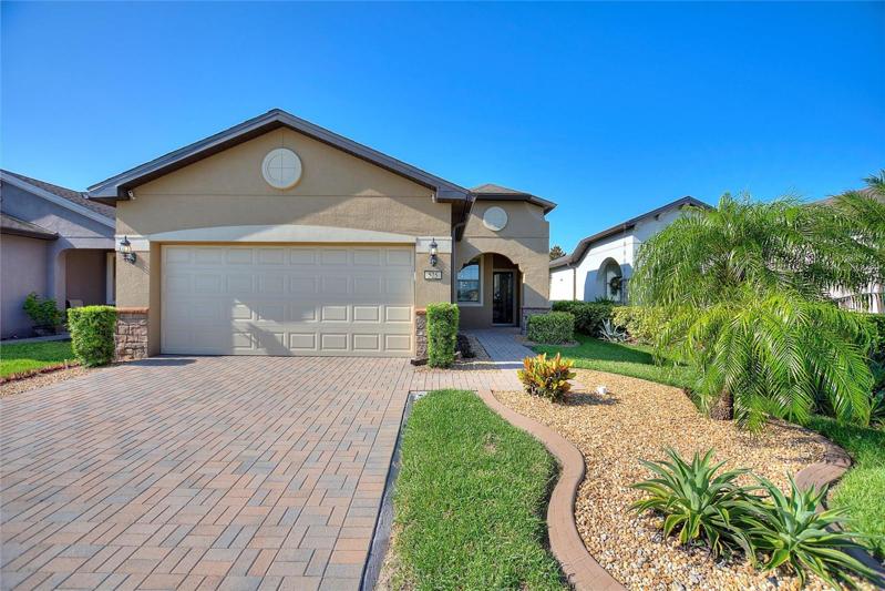 525 Cantabria Drive in Vista Canyon neighborhood of Del Webb Orlando
