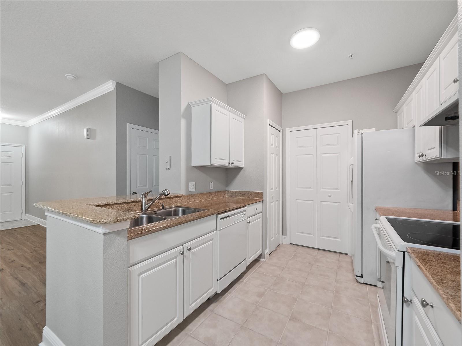 Kitchen area 1