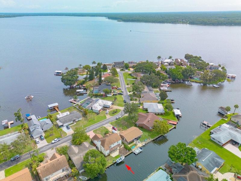 Lake Tarpon is a boating & fishing paradise!