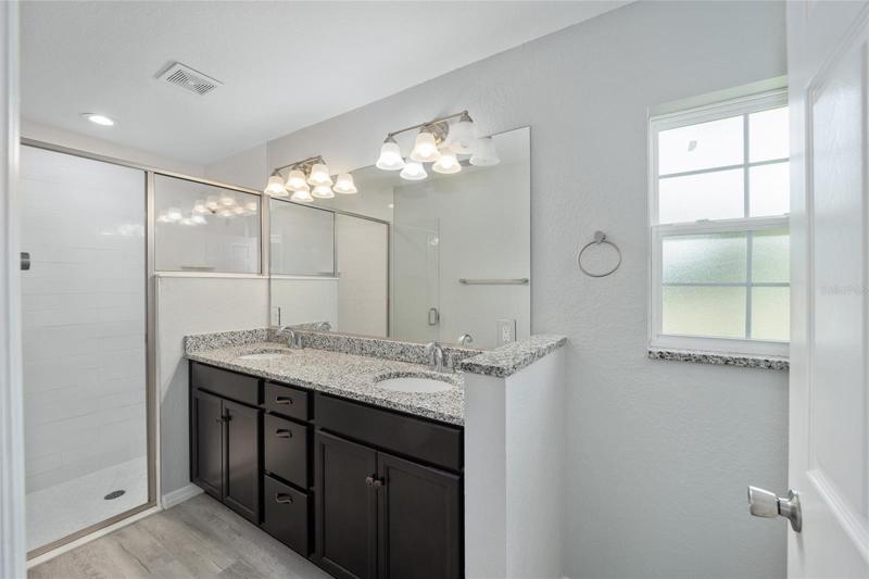 Primary En-suite with walk in shower