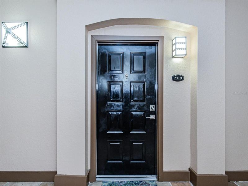 FRONT DOOR 2318