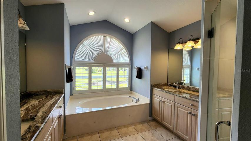 Owners' ensuite bath