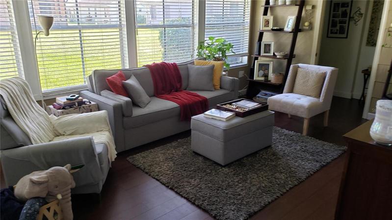 Sunroom (Previously Furnished)