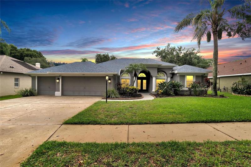3934 Valrico Grove