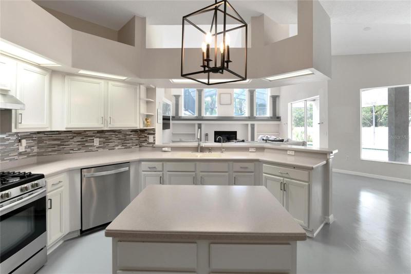 Kitchen with bar