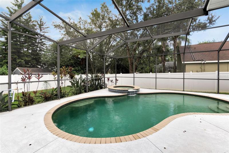 Enclosed Pool & Spa