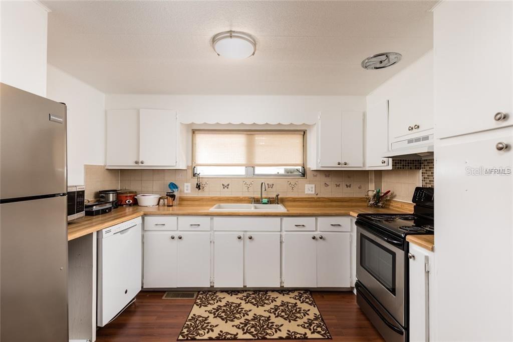 Full size kitchen with dishwasher