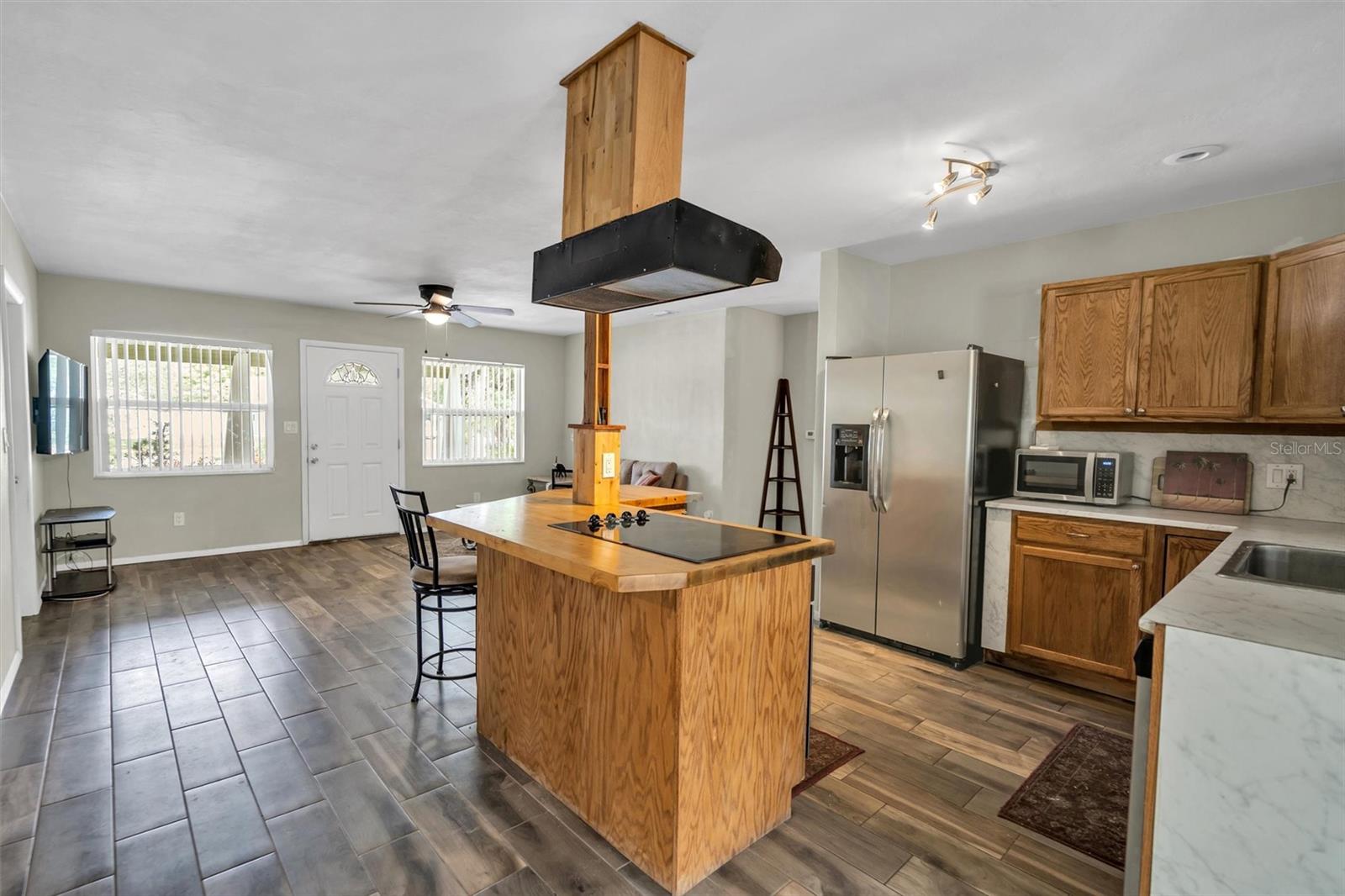 Kitchen island