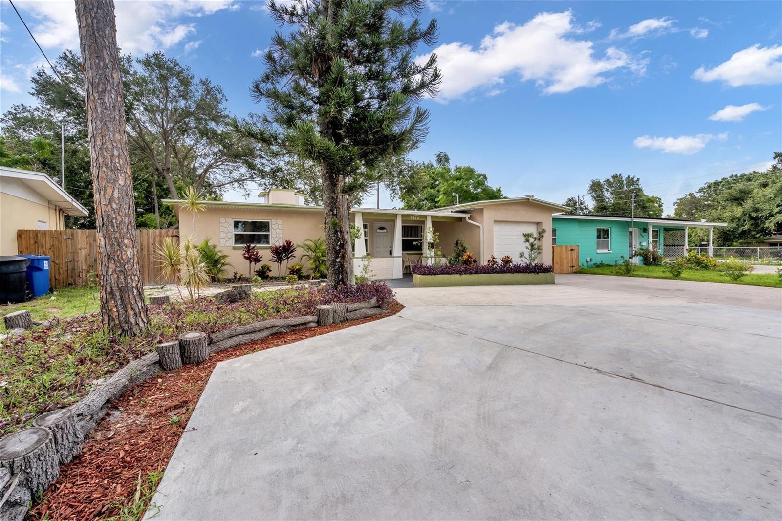 Low maintence yard with ample parking