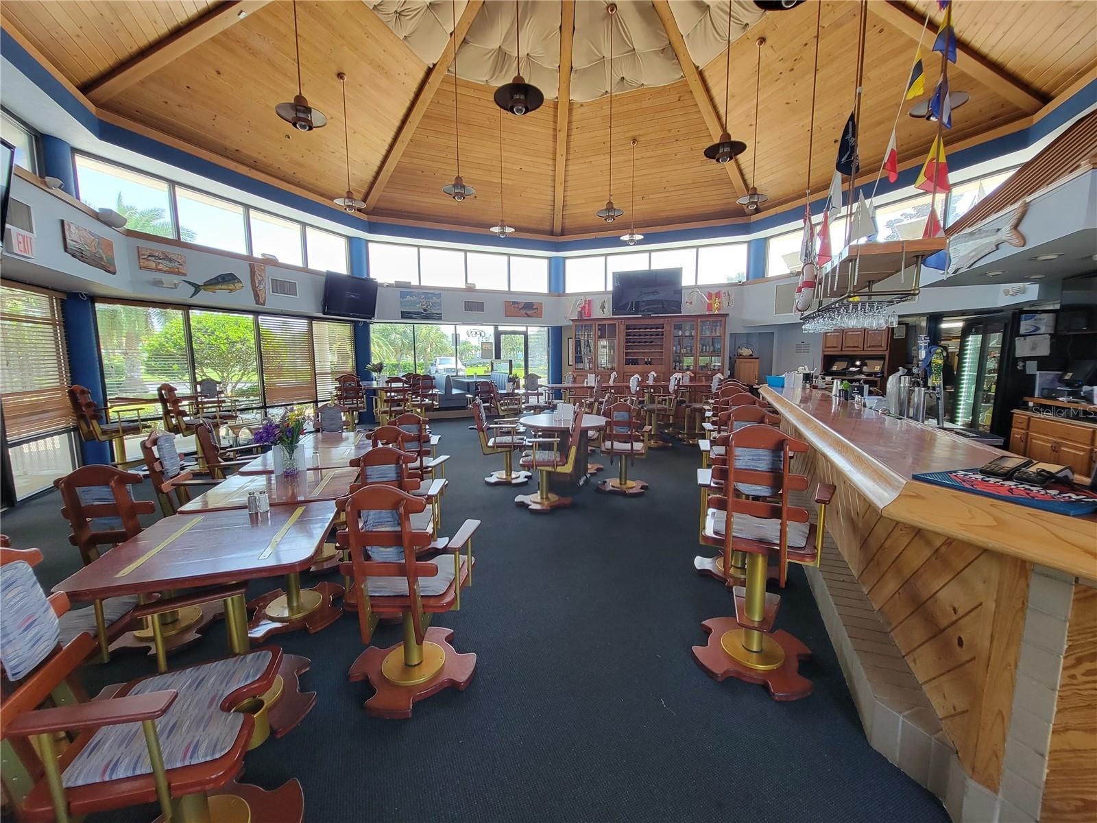 Poolside Restaurant In Community