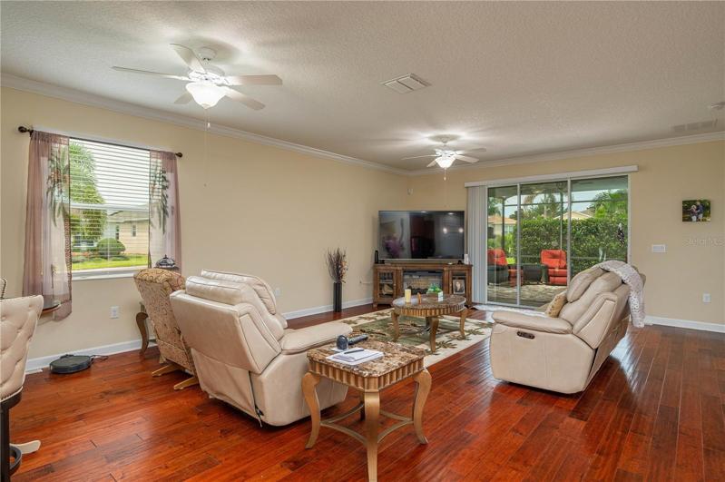 Living Room / Dining Room Combo