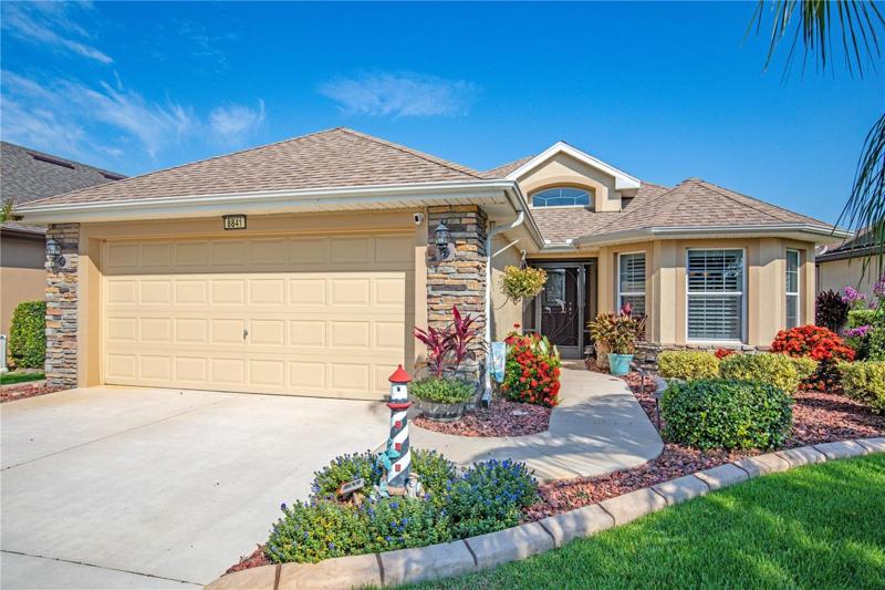 The Lakes of Mount Dora is a gated, 55+ Community.