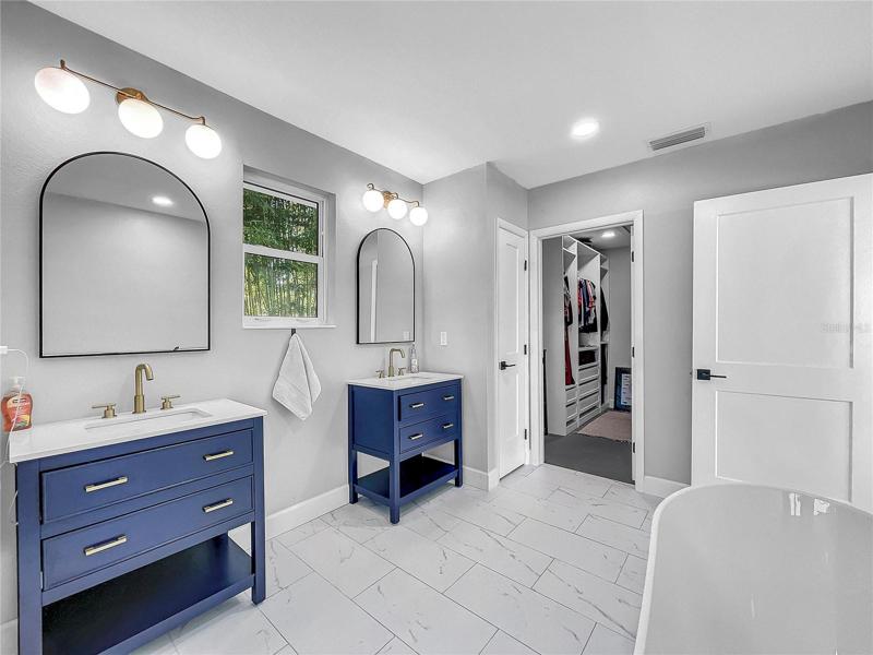 Ensuite Bathroom double vanities