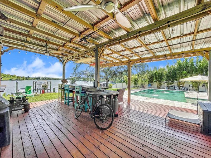 Party Deck with fans, roof, bar, TV mount