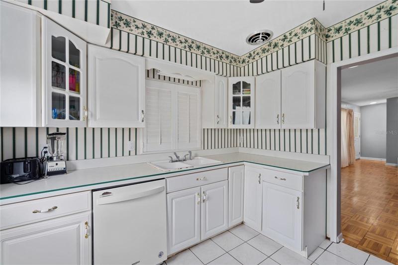 Fullybequipped kitchen