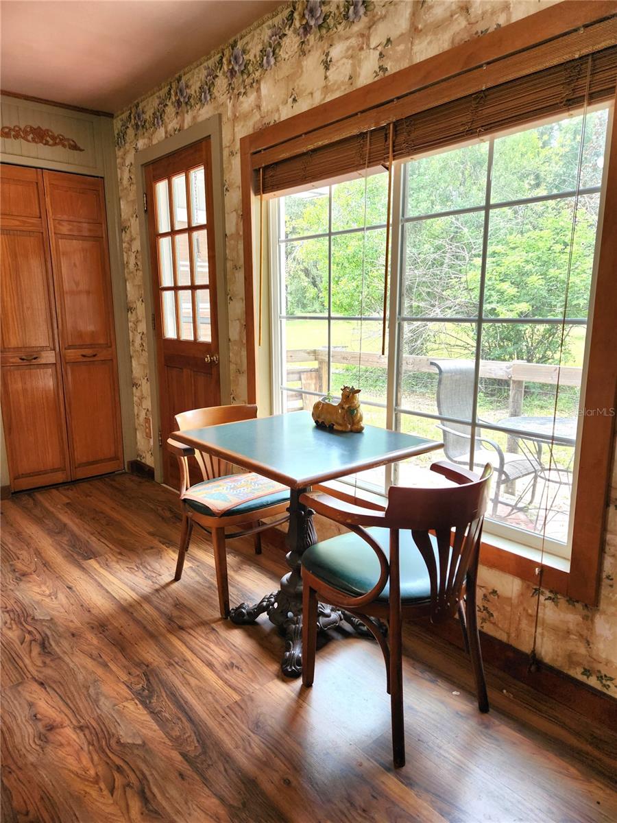 Eat-in Kitchen Area