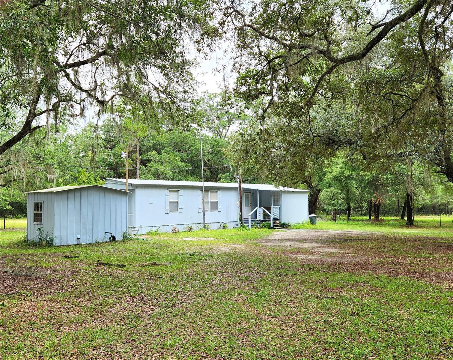 Mobile Home Yard