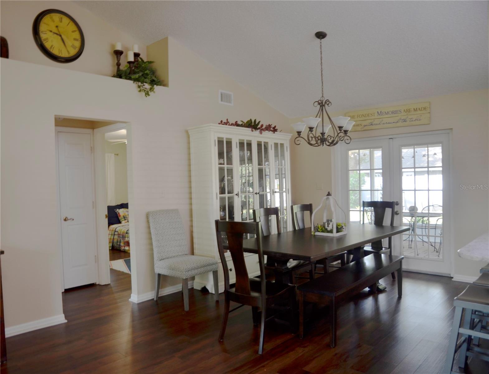 Dining room.