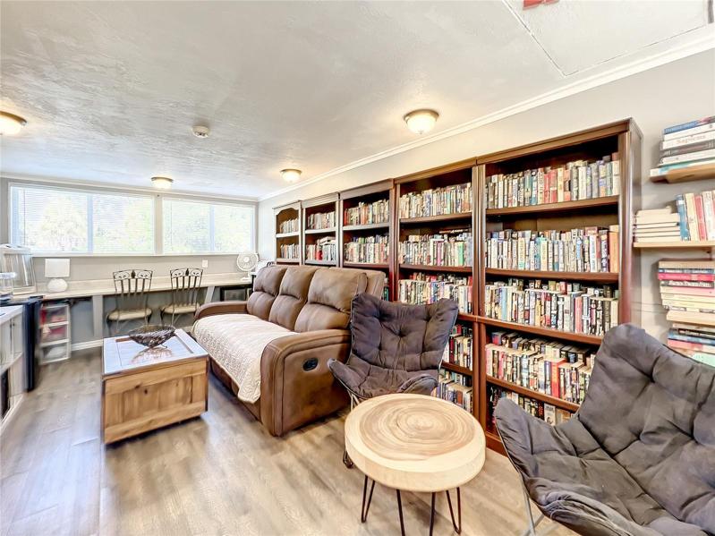 detached She-Shed/Man Cave