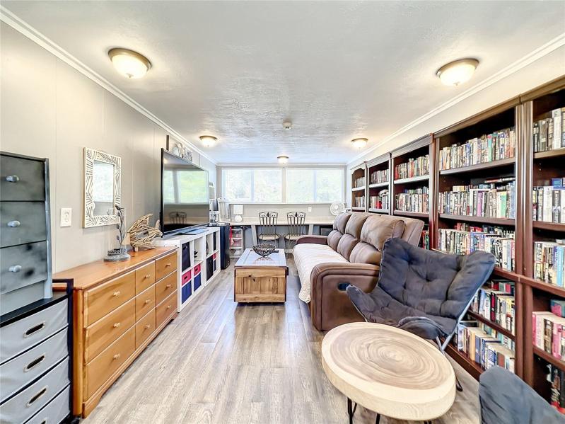 detached She-Shed/Man Cave