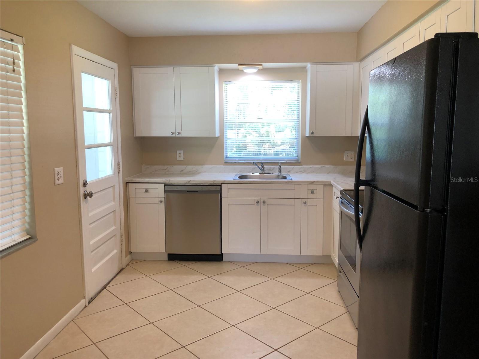 KITCHEN TOTALLY REMODELED NEW