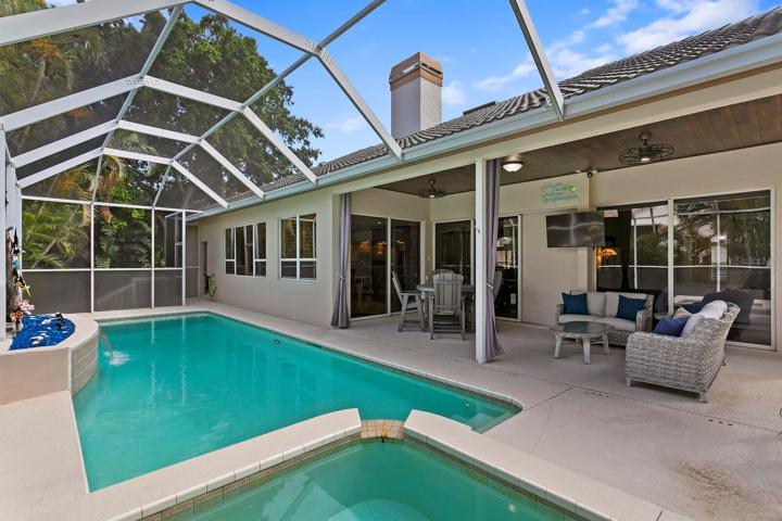 Spillover spa into the pool