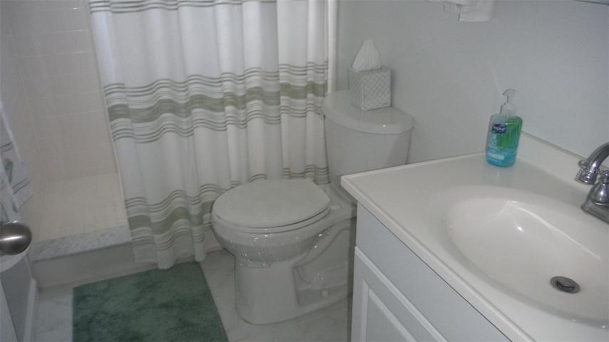 Masterbath with Shower