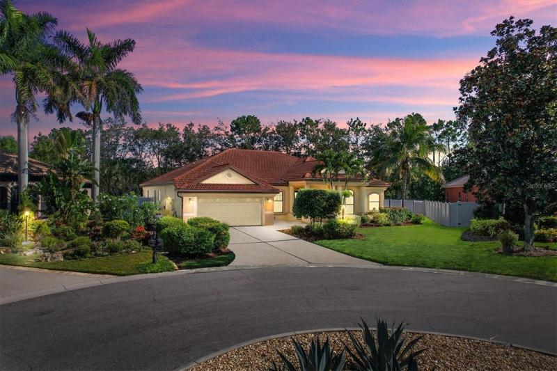 2900+ S.F on 1/3 acre!