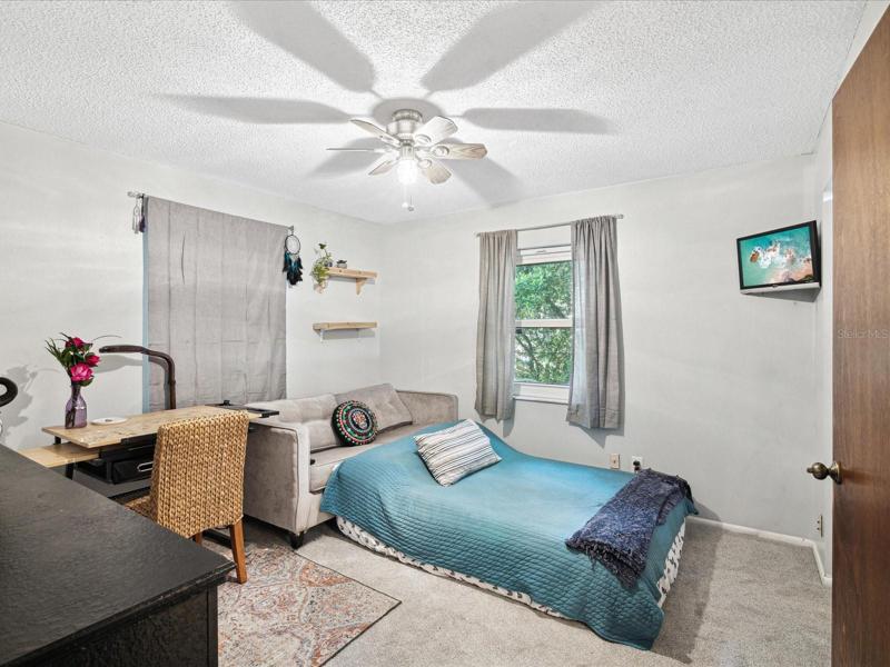 2nd bedroom