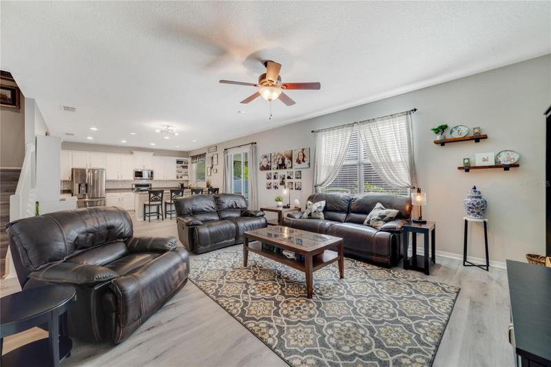 LIVING AREA.