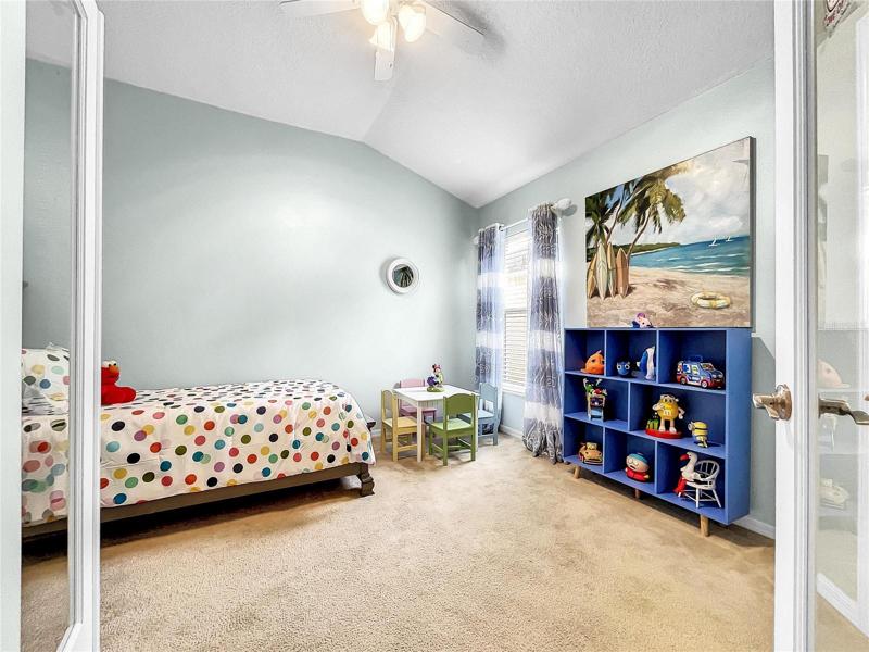 3rd bedroom or office with closet