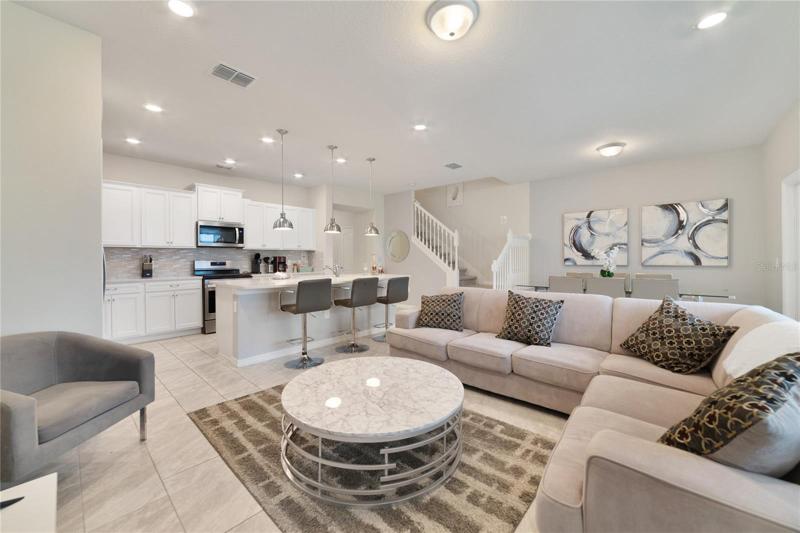 OPEN CONCEPT!