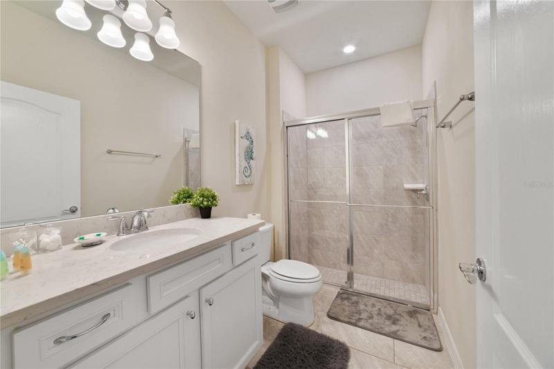 Main floor full bath.