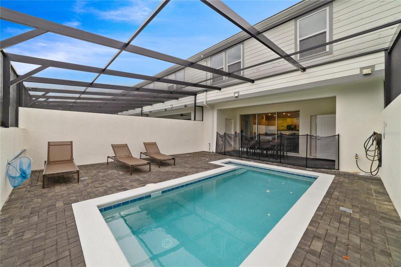 SCREENED POOL.