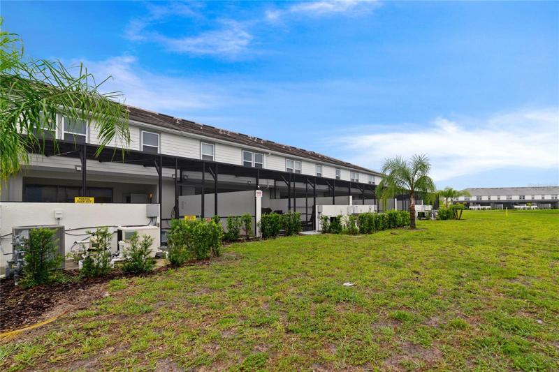 Lots of green space outside of the lanai!