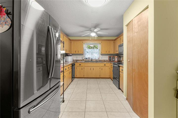 Spacious Kitchen with Ample Counter Space & Cabinets