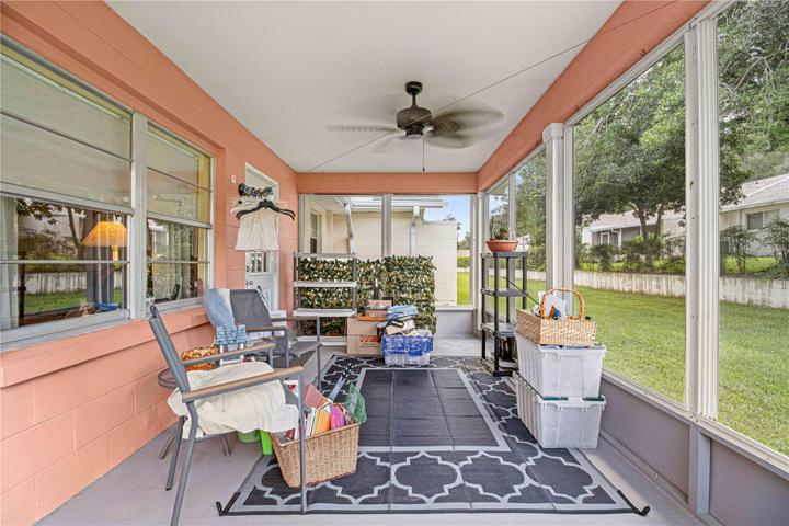 Spacious Screened Lanai w/Fan