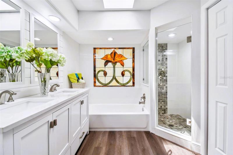 Spectacular ensuite!