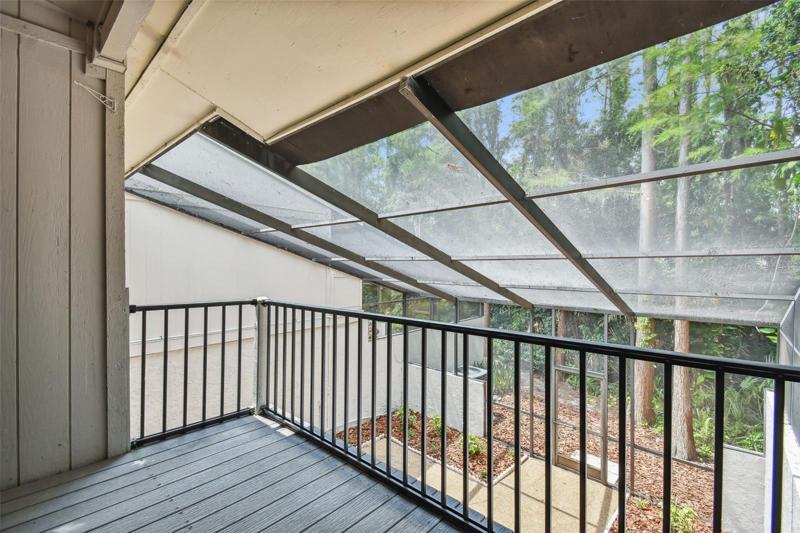 This master bedroom balcony is just for you!