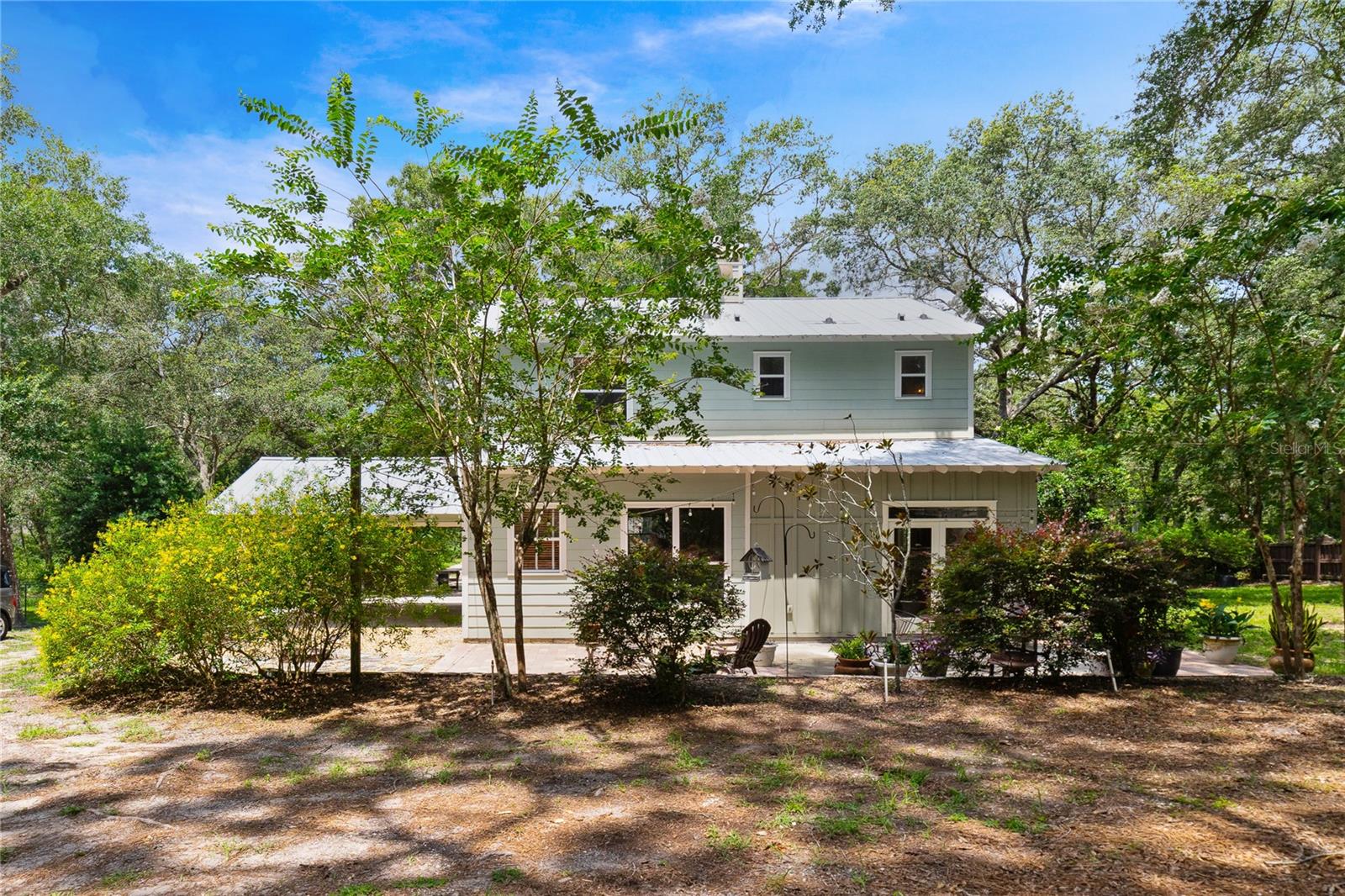 1/2 ACRE LOT!