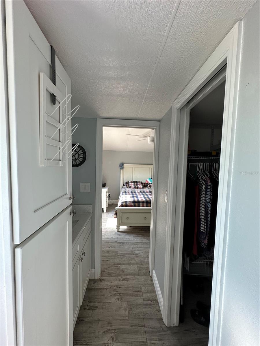 Master Room/Walking closet