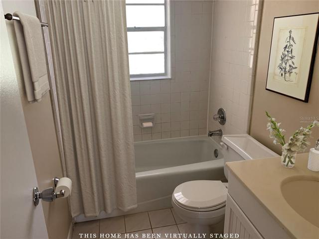 BATHROOM                  VIRTUALLY STAGED