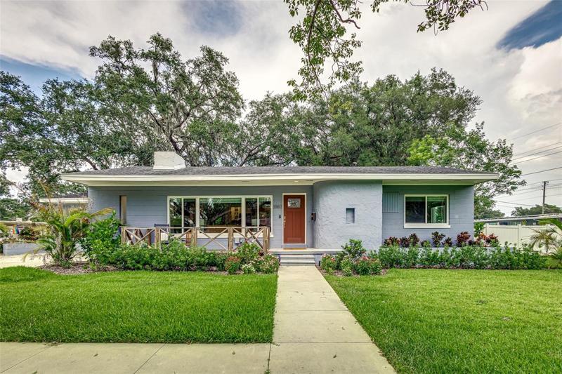 1950s mid-century style home