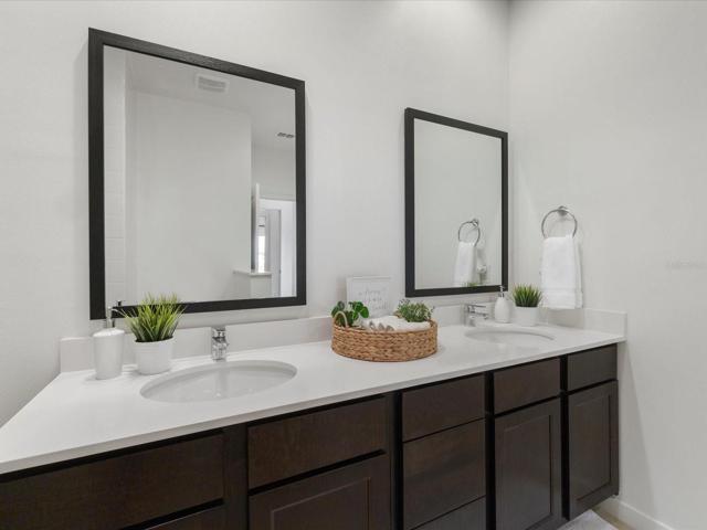 Guest Bathroom-Full