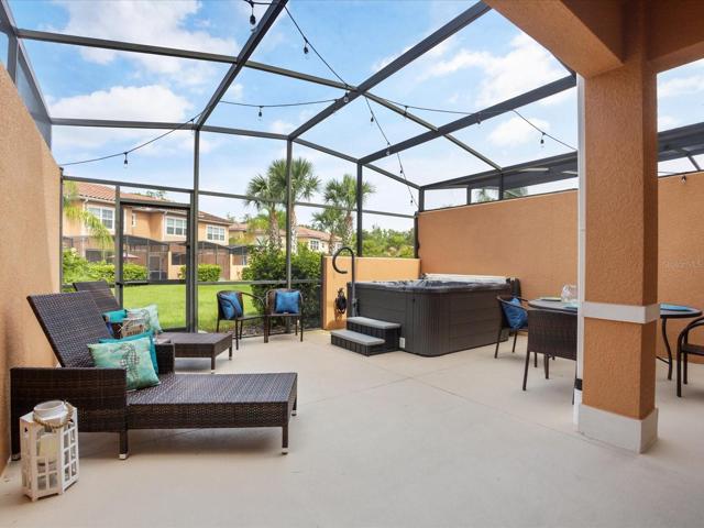 Screened-In Patio w/ Hot Tub