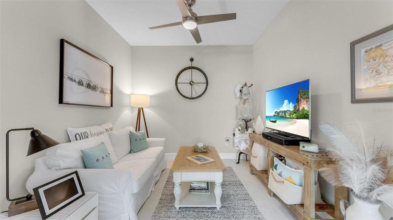 Den/Hobby Room