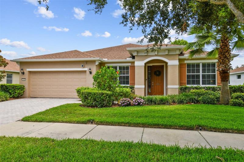 Gorgeous curb appeal